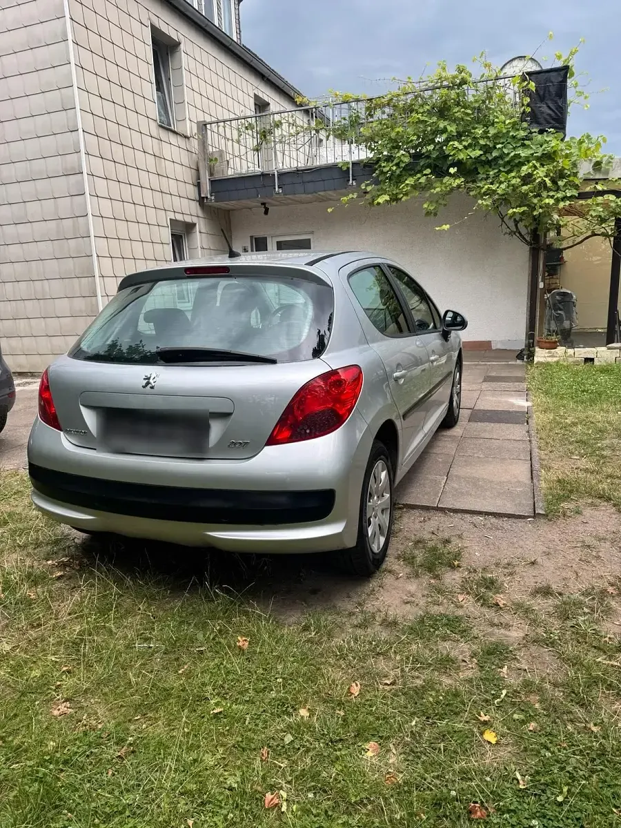 Gebraucht Peugeot 207 88 PS (64 kW) 2008 Grau Kleinwagen