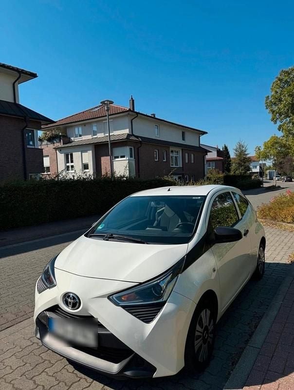 Gebraucht Toyota Aygo 72 PS (52 kW) 2019 Weiß Kleinwagen