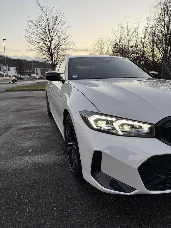 Second-hand BMW 330 252 CP (185 kW) 2024 Berlinǎ