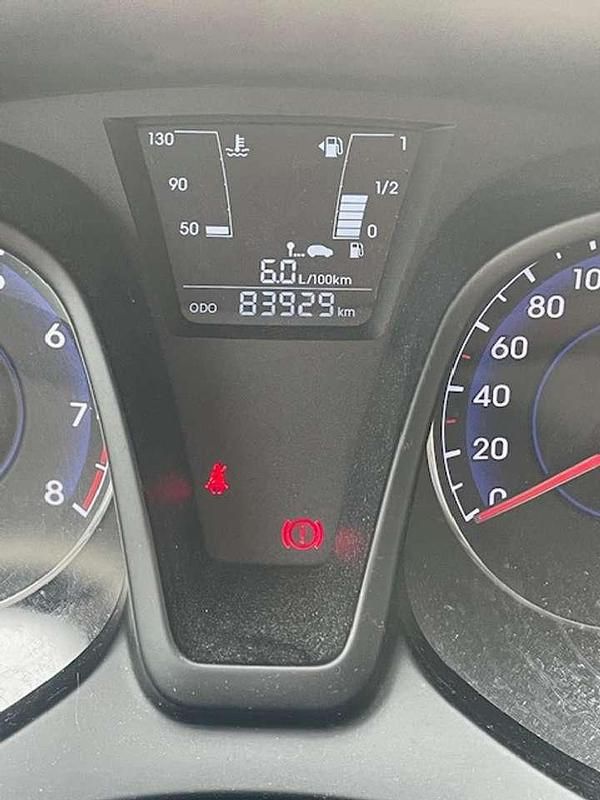 Gebraucht Hyundai ix20 125 PS (91 kW) 2014 Weiß Kleinwagen