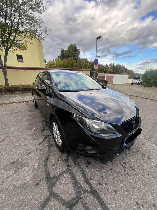 Schwarz Gebraucht 2011 Seat Ibiza Style Limousine | 2.999 € (Guter Preis) - Bild 1/4