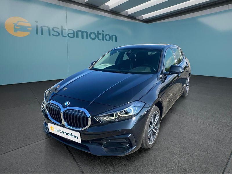 Schwarz Gebraucht 2021 BMW 118 Sport Line Kleinwagen | 19.349 € (Fairer Preis) - Bild 1/4