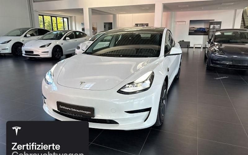 Weiß Gebraucht 2021 Tesla Model 3 RWD Limousine | 26.100 € (Fairer Preis) - Bild 1/4