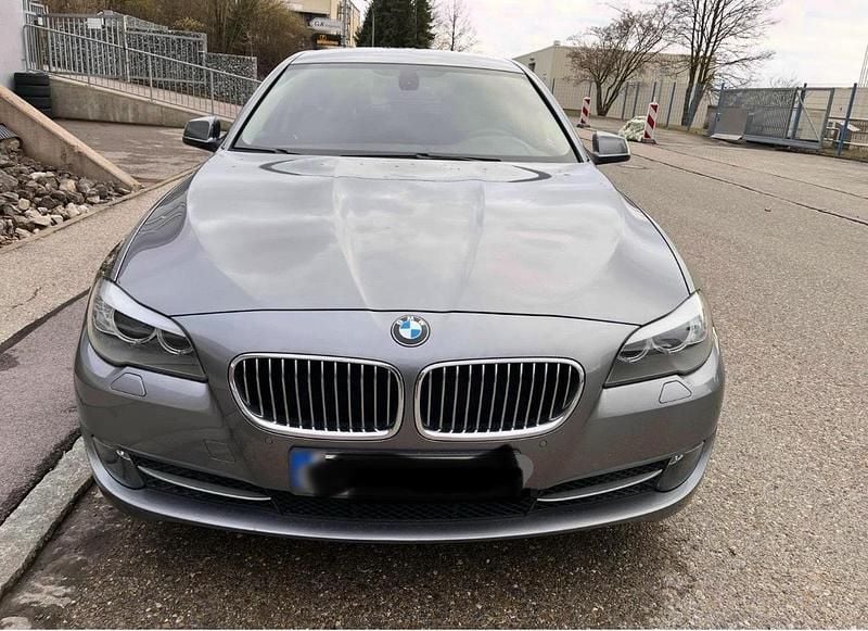 Gebraucht BMW 520 184 PS (135 kW) 2012 Grau Kombi