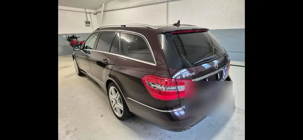Gebraucht Mercedes E250 Elegance 204 PS (150 kW) 2011 Braun Kombi