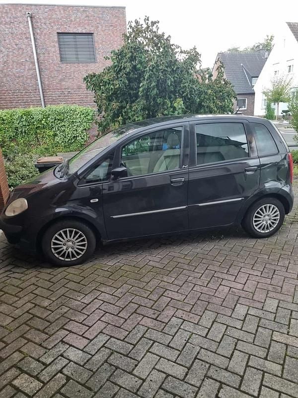 Schwarz Gebraucht 2005 Lancia Musa Van / Kleinbus | 1.000 € (Fairer Preis) - Bild 1/4