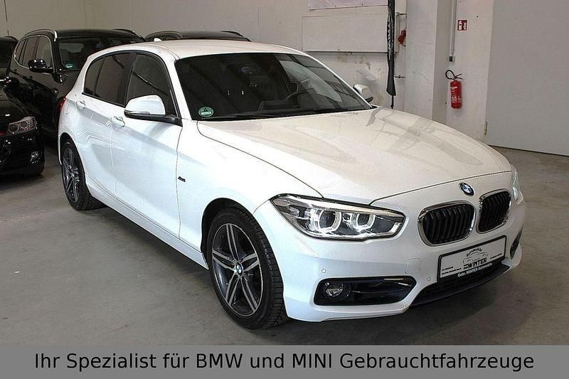 Weiß Gebraucht 2017 BMW 118 Sport Line Kleinwagen | 15.899 € (Fairer Preis) - Bild 1/4