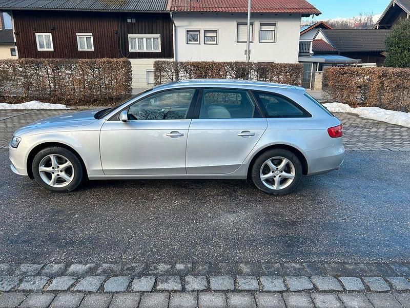 Gebraucht Audi A4 Attraction 170 PS (125 kW) 2013 Silber Kombi