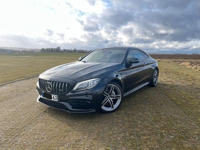 Schwarz Gebraucht 2023 Mercedes C63 AMG AMG Coupé | 73.555 € (Etwas zu teuer) - Bild 1/4