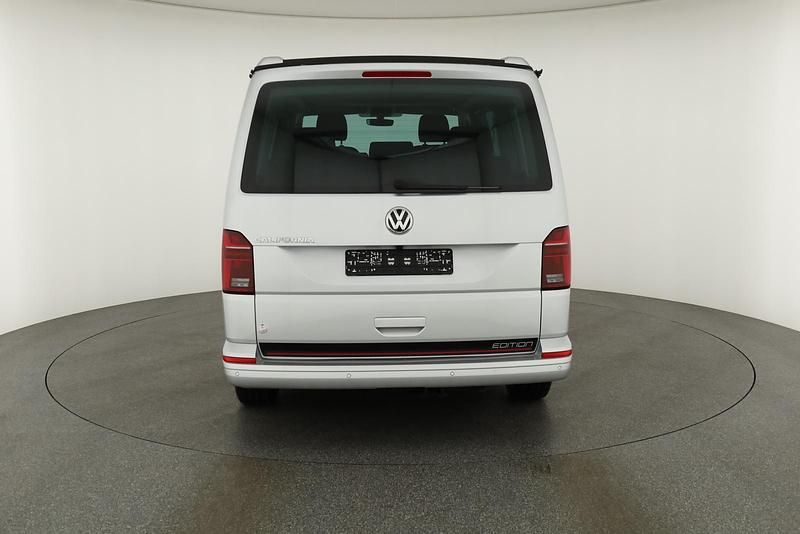 Reflexsilber metallic Gebraucht 2023 VW T6.1 Edition Van | 60.995 € (Etwas zu teuer) - Bild 1/4