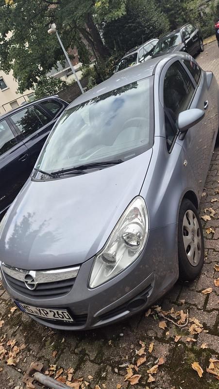 Grau Gebraucht 2009 Opel Corsa Coupé | 3.200 € (Fairer Preis) - Bild 1/4