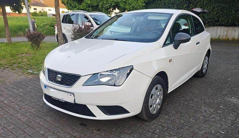 Weiß Gebraucht 2012 Seat Ibiza Reference Kleinwagen | 4.700 € (Fairer Preis) - Bild 1/4