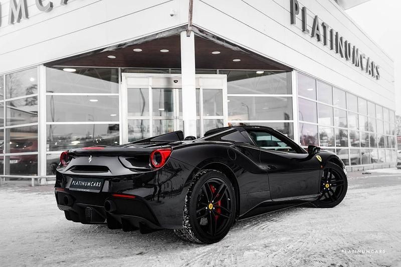 Gebraucht Ferrari 488 669 PS (492 kW) 2017 Schwarz Cabrio