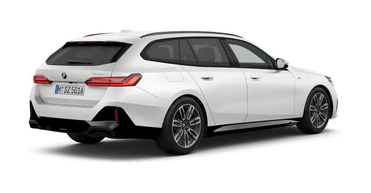Gebraucht BMW 520 M Sport 197 PS (144 kW) 2025 Weiß Kombi