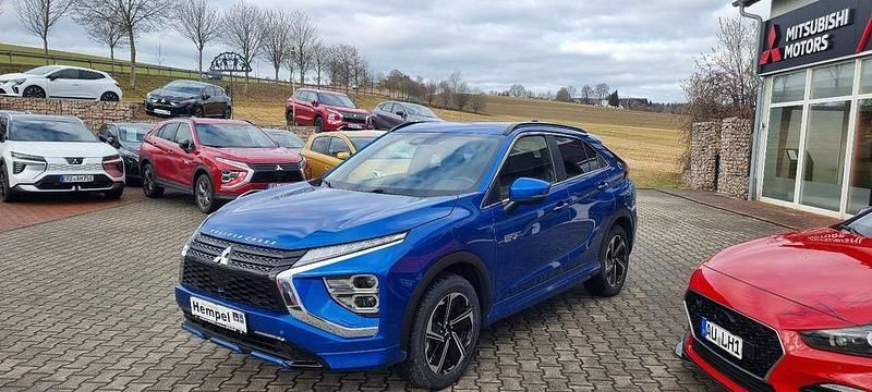 Gebraucht Mitsubishi Eclipse Cross Plus 188 PS (138 kW) 2022 Laserblau SUV