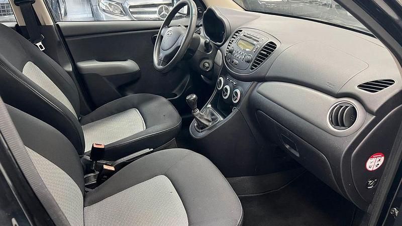 Gebraucht Hyundai i10 Edition 67 PS (49 kW) 2010 Schwarz Kleinwagen