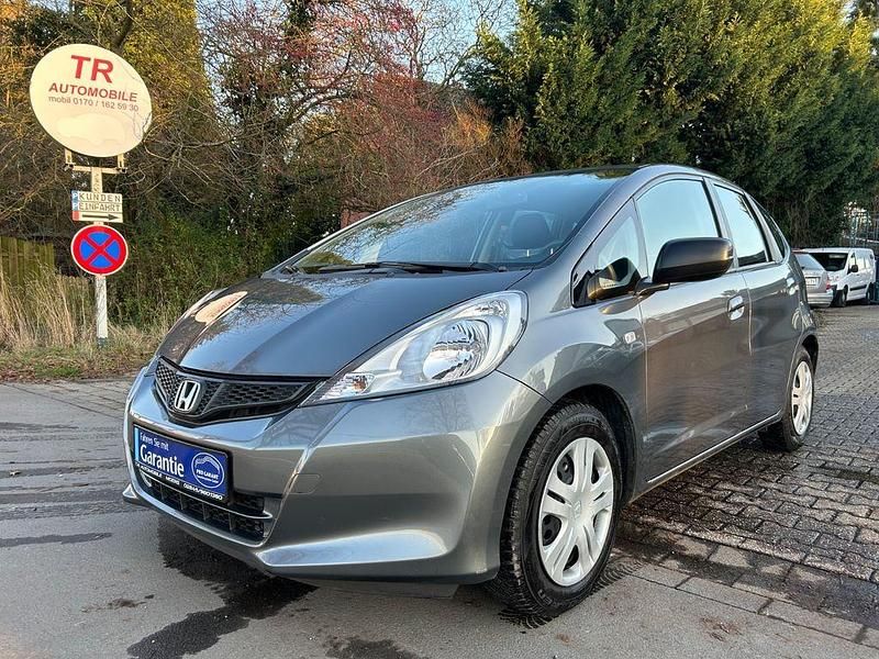 Grau Gebraucht 2014 Honda Jazz S Cool Kleinwagen | 7.200 € (Fairer Preis) - Bild 1/4