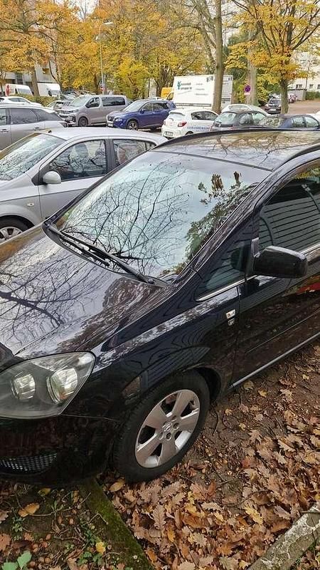 Schwarz Gebraucht 2010 Opel Zafira Edition Kombi | 2.799 € (Fairer Preis) - Bild 1/4