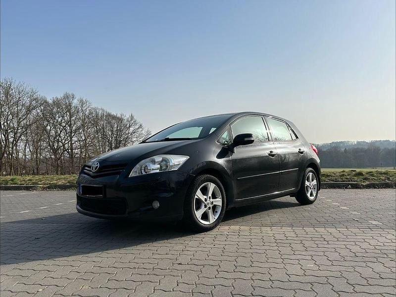 Gebraucht Toyota Auris Edition 99 PS (72 kW) 2011 Schwarz Kleinwagen