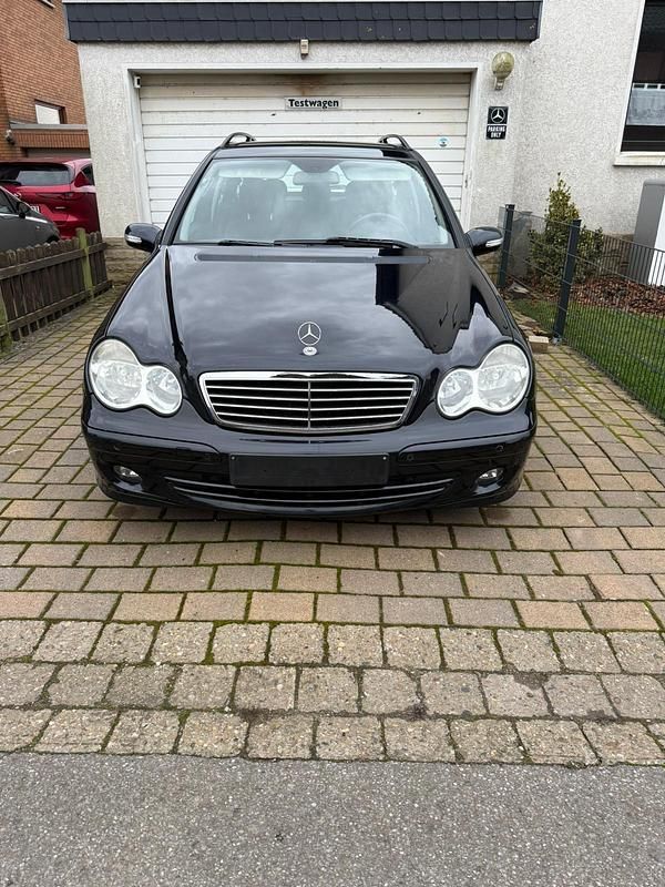 Schwarz Gebraucht 2007 Mercedes C180 Kombi | 3.999 € (Fairer Preis) - Bild 1/4