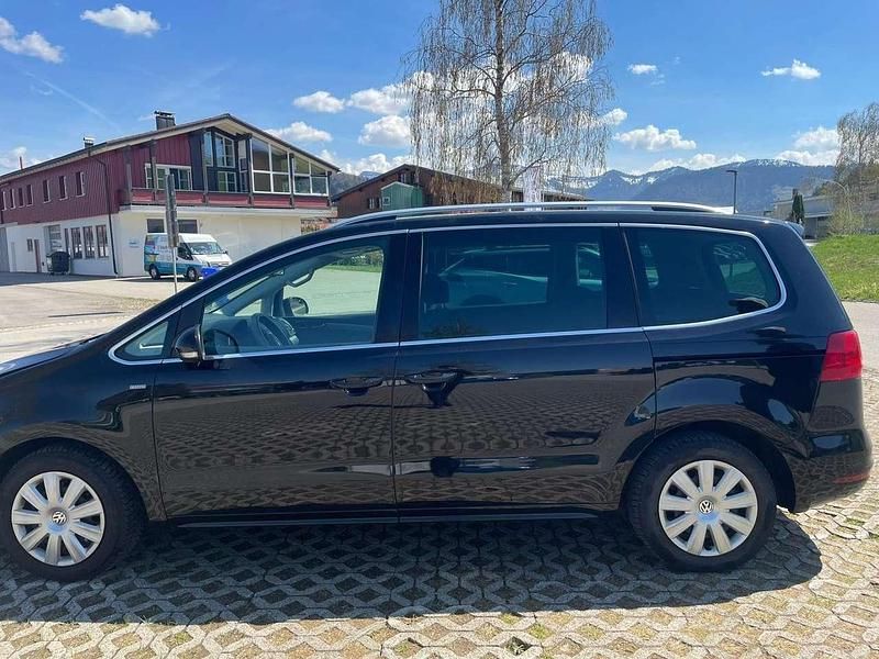 Gebraucht VW Sharan Match 140 PS (102 kW) 2013 Schwarz Van / Kleinbus