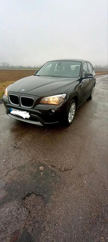 Schwarz Gebraucht 2012 BMW X1 SUV | 9.500 € (Fairer Preis) - Bild 1/4