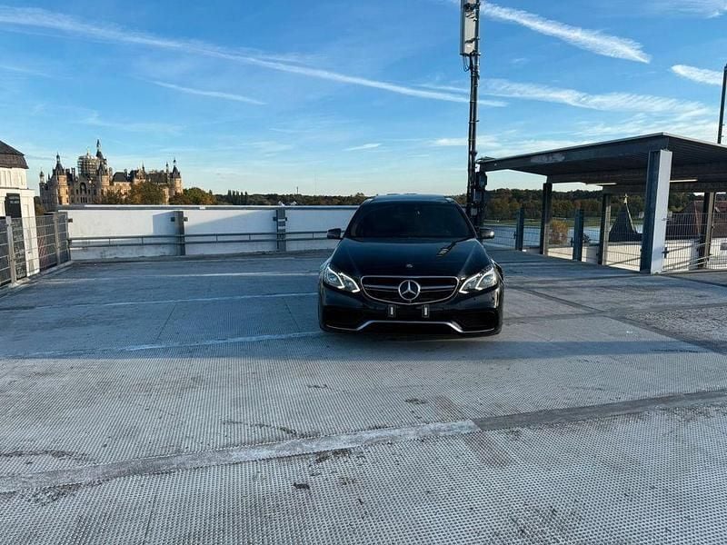 Gebraucht Mercedes E63 AMG AMG 557 PS (409 kW) 2013 Schwarz Limousine