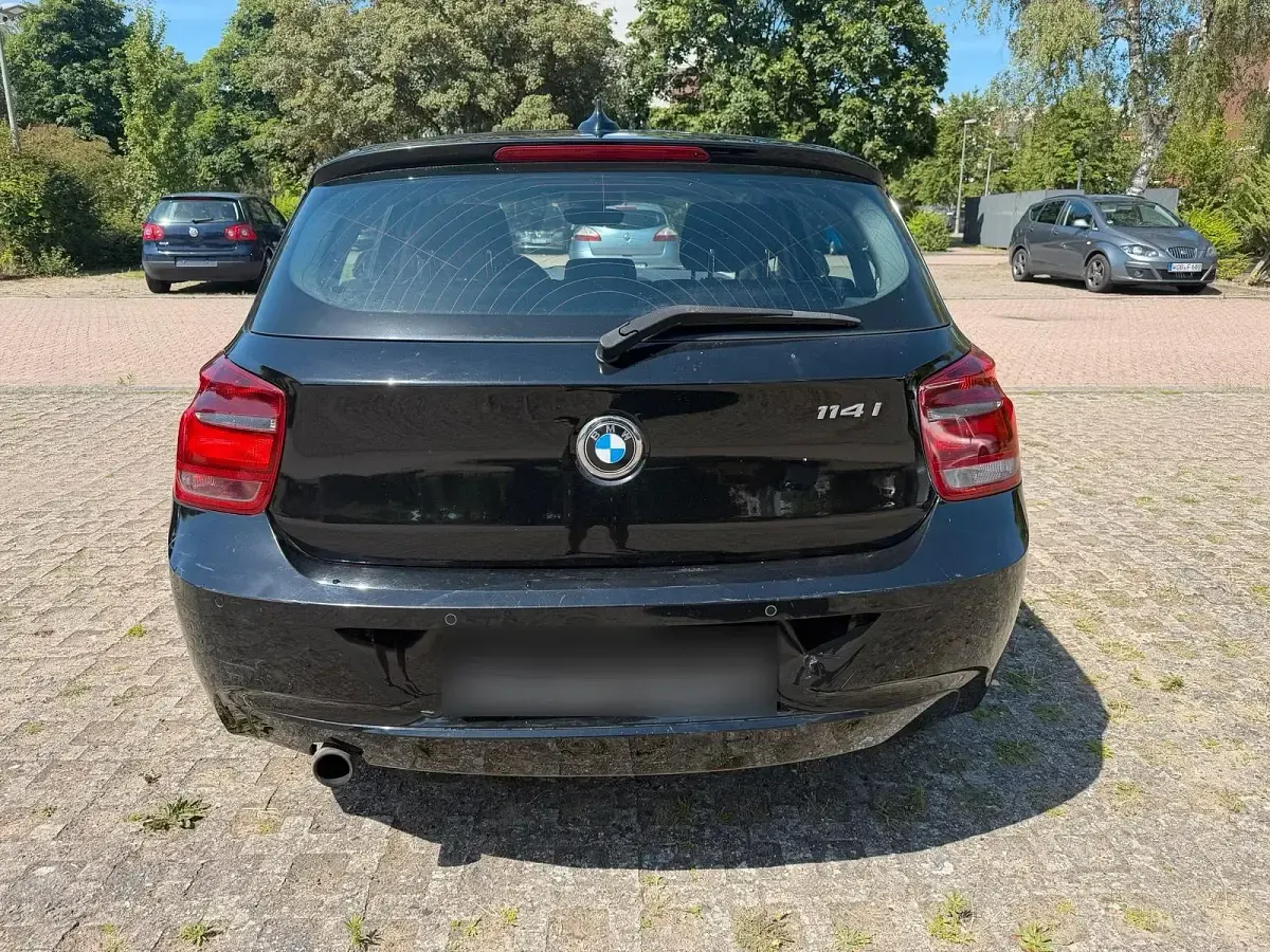 Gebraucht BMW 114 102 PS (75 kW) 2014 Schwarz Kleinwagen