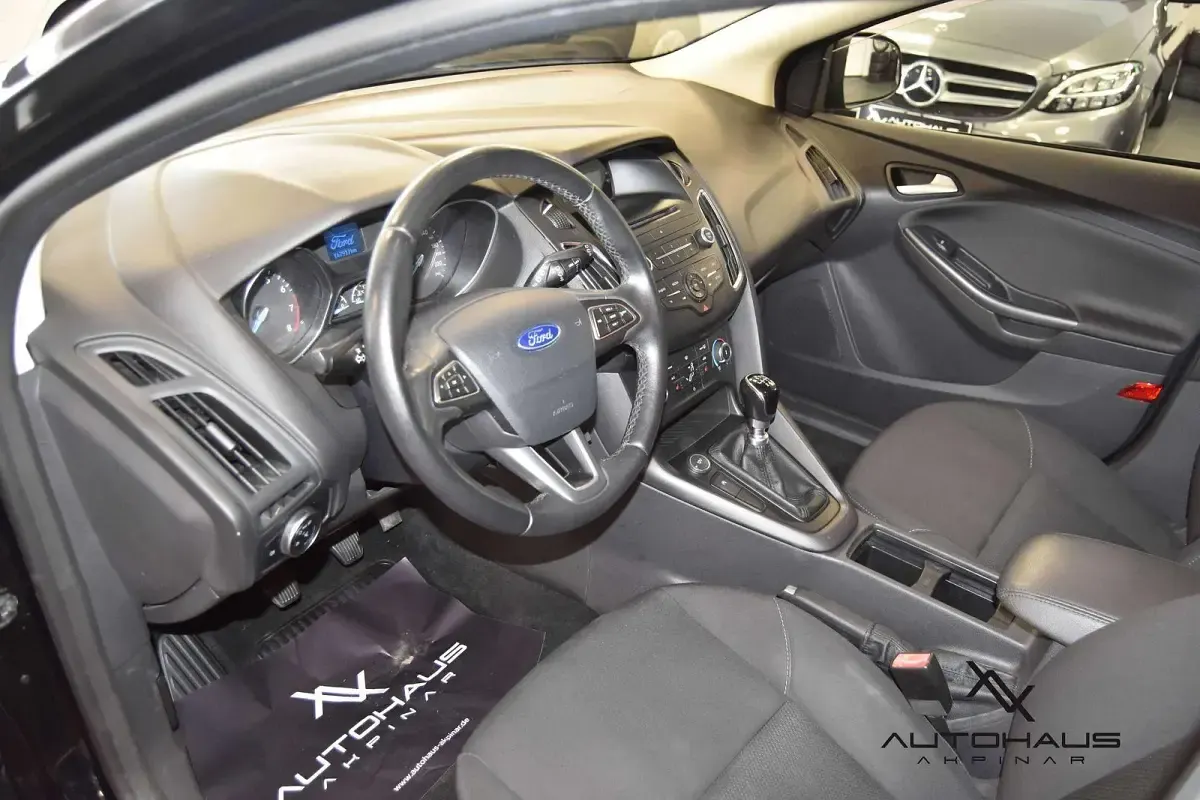 Gebraucht Ford Focus Trend 125 PS (91 kW) 2016 Iridiumschwarz metallic Kombi
