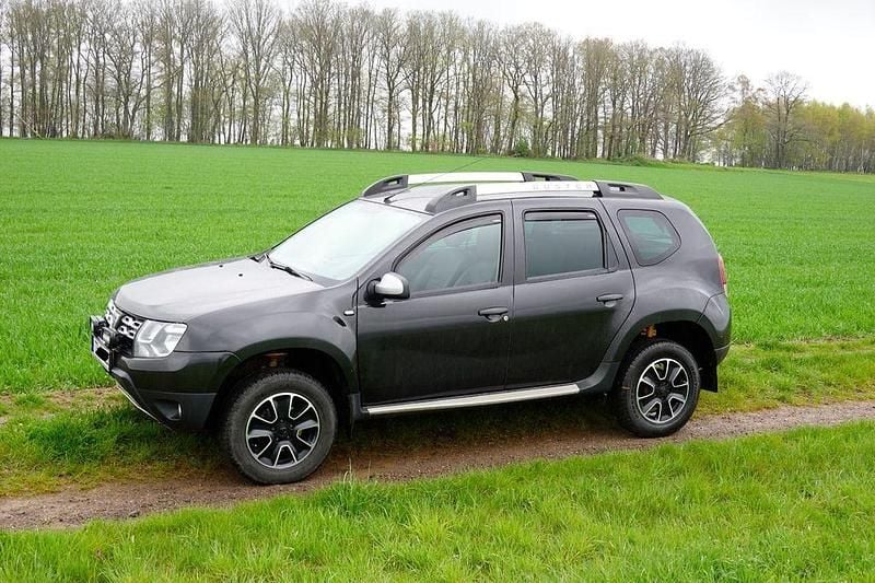 Gebraucht Dacia Duster Prestige 109 PS (80 kW) 2016 Schwarz SUV