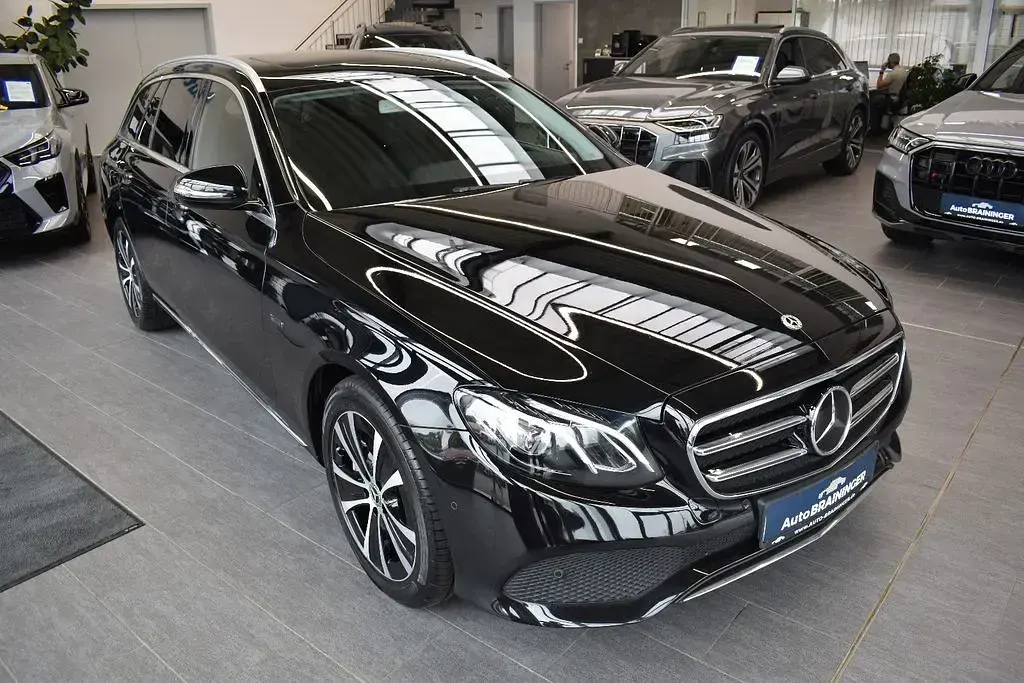 Gebraucht Mercedes E300 Avantgarde 306 PS (225 kW) 2019 Schwarz Limousine