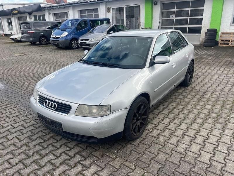 Silber Gebraucht 2001 Audi A3 Ambiente Limousine | 790 € (Guter Preis) - Bild 1/4