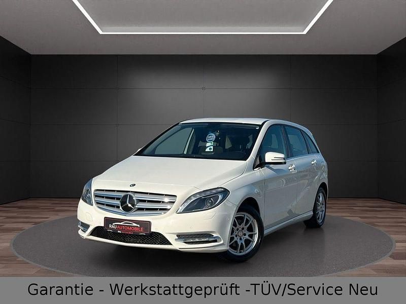 Gebraucht Mercedes B180 122 PS (89 kW) 2013 Weiß Van / Kleinbus