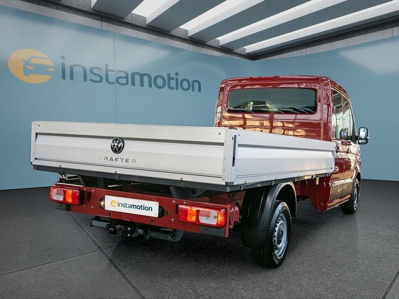 Gebraucht VW Crafter 140 PS (102 kW) 2025 Rot Van