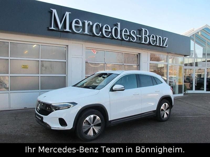 Weiß Gebraucht 2024 Mercedes EQA300 Progressive SUV | 35.790 € (Fairer Preis) - Bild 1/4