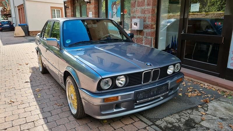 Gebraucht BMW 320 Performance 130 PS (95 kW) 1990 Grau metallic Limousine