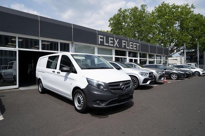 Weiß Gebraucht 2021 Mercedes Vito Van | 32.490 € (Fairer Preis) - Bild 1/4