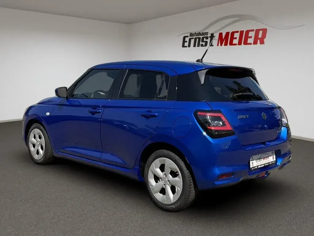 Gebraucht Suzuki Swift Comfort 83 PS (61 kW) 2025 Frontier blue pearl metallic Kleinwagen