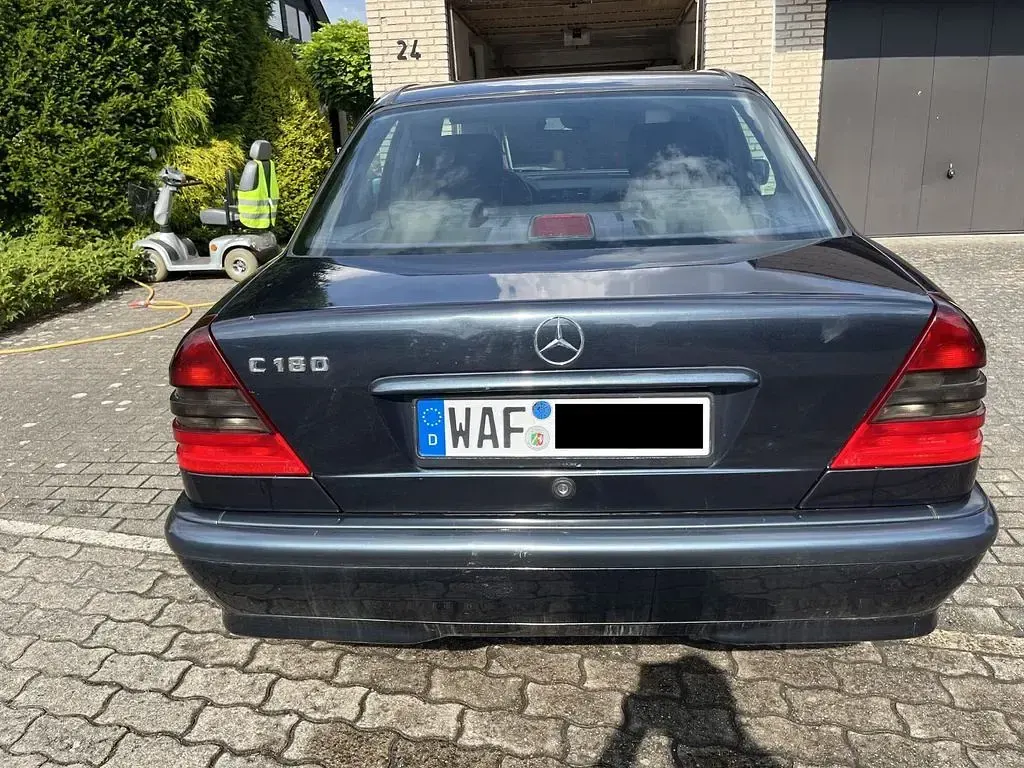 Gebraucht Mercedes C180 Classic 122 PS (89 kW) 1999 Blau Limousine