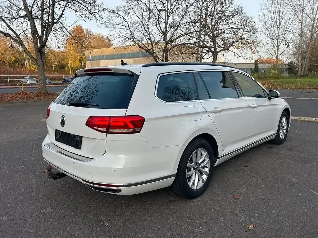 Gebraucht VW Passat Comfortline 190 PS (139 kW) 2018 Weiß Kombi