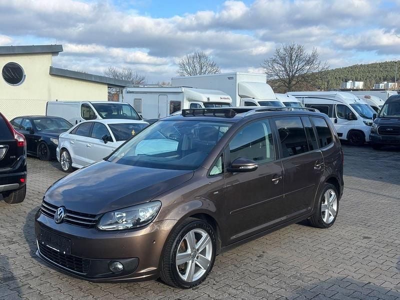 Braun Gebraucht 2015 VW Touran Cup Van / Kleinbus | 8.900 € (Fairer Preis) - Bild 1/4