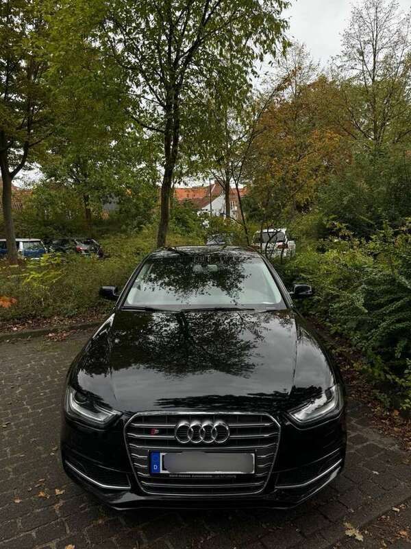 Gebraucht 2012 Audi A4 Ambiente Limousine | 11.200 € (Teuer) - Bild 1/4