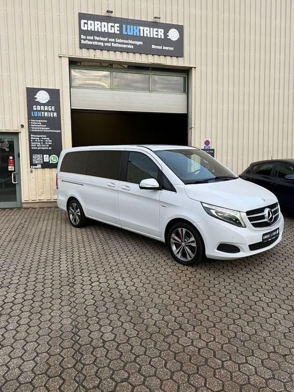 Weiß Gebraucht 2015 Mercedes V250 Avantgarde Van / Kleinbus | 28.800 € (Guter Preis) - Bild 1/4