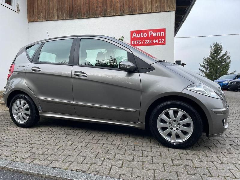 Silber Gebraucht 2006 Mercedes A170 Elegance Limousine | 2.990 € (Guter Preis) - Bild 1/4
