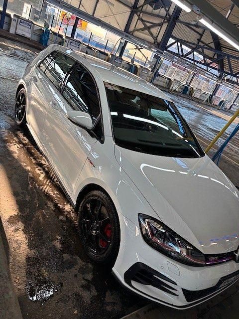 Gebraucht VW Golf VII GTI 245 PS (180 kW) 2019 Weiß Limousine