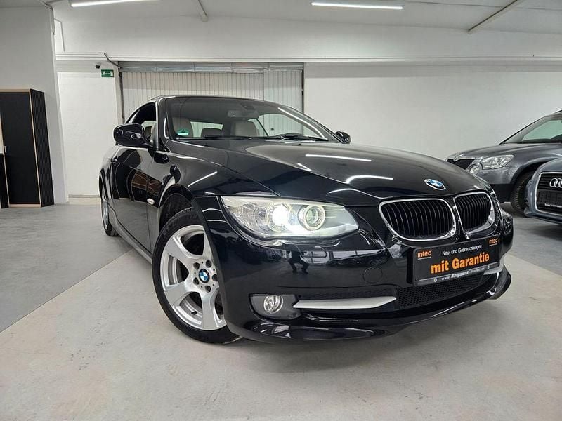 Schwarz Gebraucht 2011 BMW 320 Cabriolet Sport Line Cabrio | 8.900 € (Guter Preis) - Bild 1/4