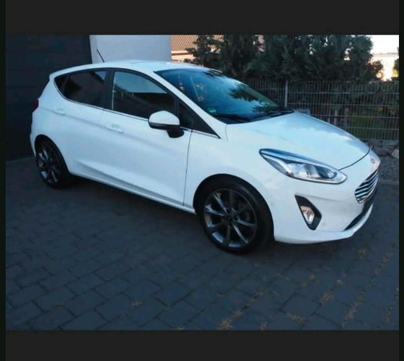 Gebraucht Ford Fiesta Titanium 125 PS (91 kW) 2017 Weiß Kleinwagen