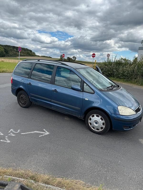 Blau Gebraucht 2005 Ford Galaxy Van / Kleinbus | 1.350 € (Guter Preis) - Bild 1/4