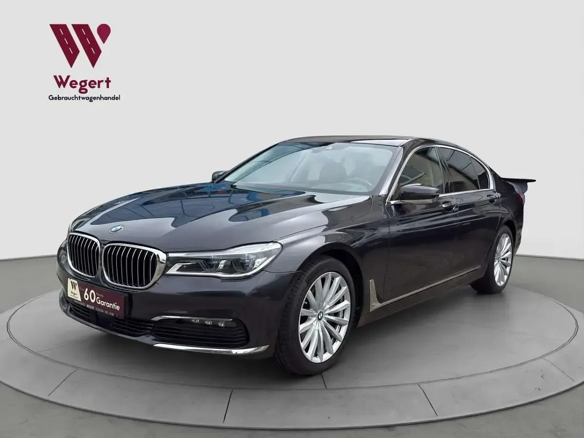 Gebraucht BMW 740 320 PS (235 kW) 2019 Grau Limousine