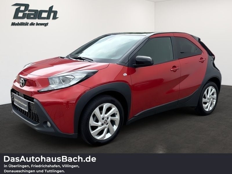 Rot Gebraucht 2022 Toyota Aygo Pulse Kleinwagen | 13.870 € (Fairer Preis) - Bild 1/4